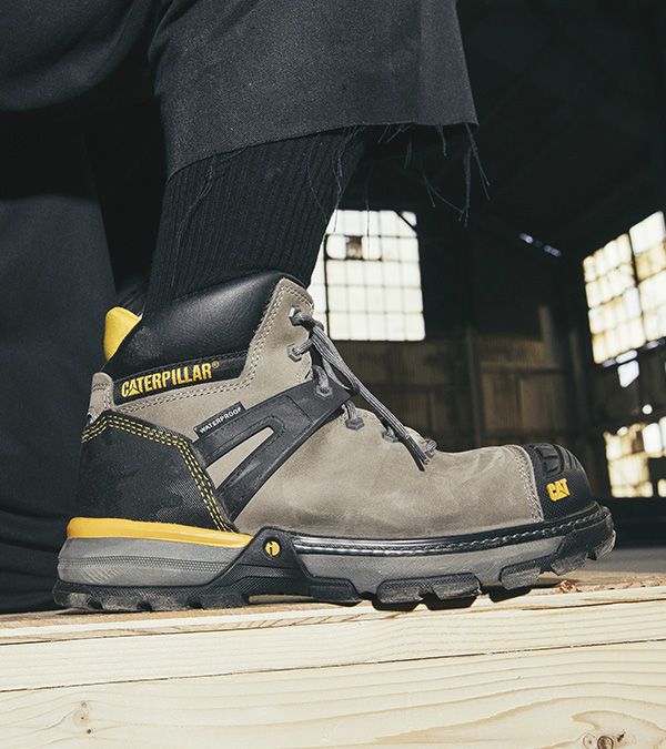 Vue rapprochée de la botte de travail Excavator Superlight de CAT Footwear.