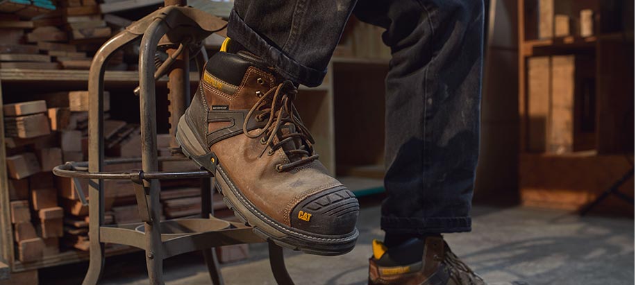 men s work boots shop work shoes for men cat footwear